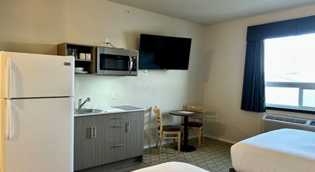 Четырёхместный номер Deluxe High Point Inn & Suites Peace River