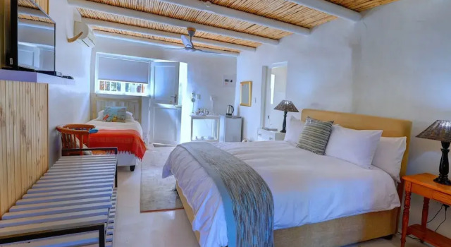 Номер Deluxe 81 on Church Guest House