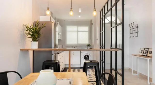 Апартаменты Bright 2 Bedroom apartment with parking space and swimming pools in Aloha Gardens