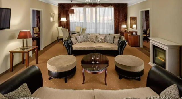 Люкс с 2 комнатами La Contessa Castle Hotel
