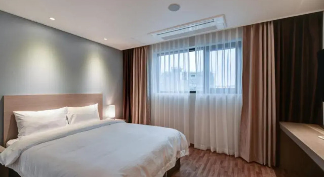 Run of House Sea Moon Tourist Hotel