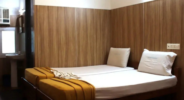 Hotel Saravanaa