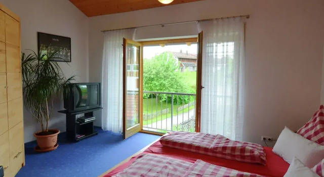 Attractive Holiday Home in Lechbruck am see With Garden, Reserva ahora Hotel Lechbruck Ostallgaeu