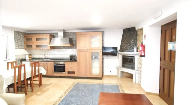 Семейные апартаменты с 2 комнатами с видом на сад Apartamentos Navalin