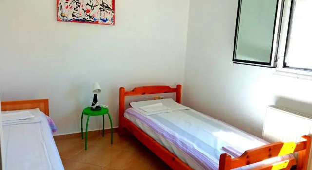 Johnny's house, Prenota Hotel Nea Kalikratia 