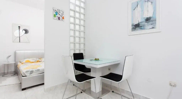 Apartment Modern Studio Near Žnjan Beach, Prenota Appartamento Splitska 