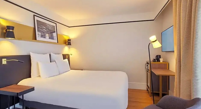 Номер Superior с балконом и с видом на сад Mercure Paris Saint-Ouen