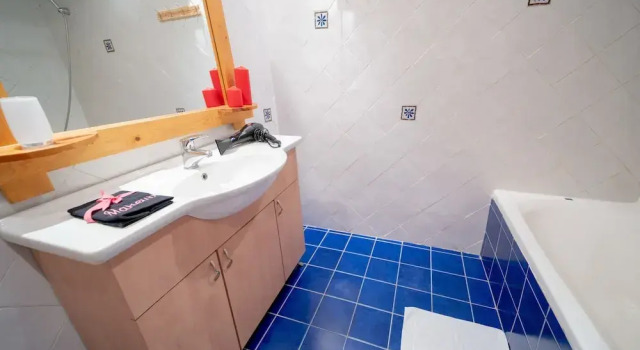 Апартаменты с балконом и с видом на город YalaRent Argaman 2BR & Balcony APT - Families only