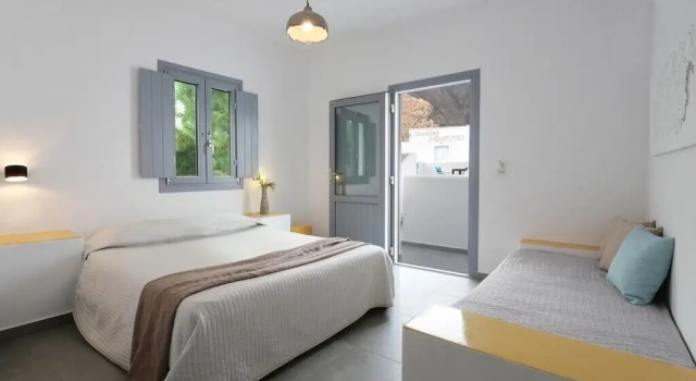Fira Citizens Rooms, Забронировать Отель Тира Santorini Caldera, рядом с Музей досторического города Тира