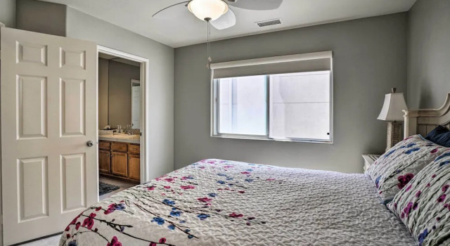 Коттедж Oceanside Home w/ Rooftop Patio, Walk to Beach!