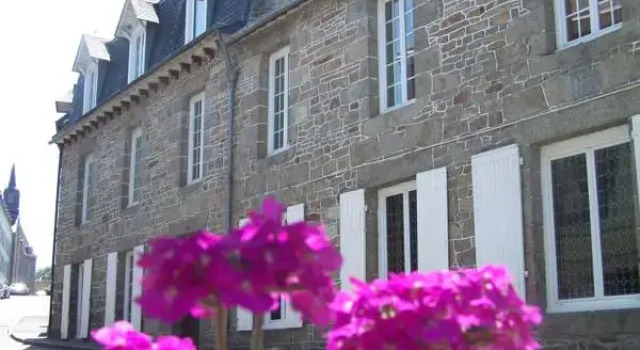 Номер Comfort Logis Hôtel du Commerce