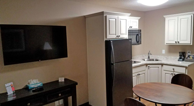 Двухместный люкс c 1 комнатой Americas Best Value Inn and Suites Bismarck