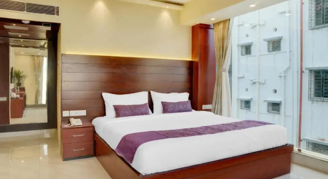 Номер Deluxe Treebo Premium The Crystal, Chinar Park