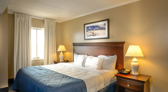 Marigot Beach Suites
