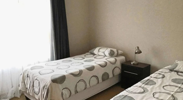 Fully Furnished Rentals Bloemfontein, Забронировать Дом для отпуска Отели Фри-Стейт с парковкой, Парковка