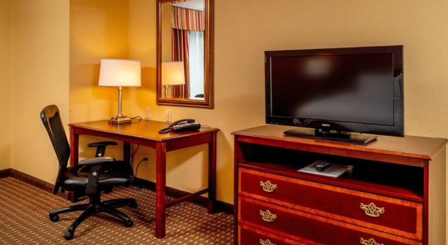 Двухместный люкс Holiday Inn Express and Suites Hazard by IHG