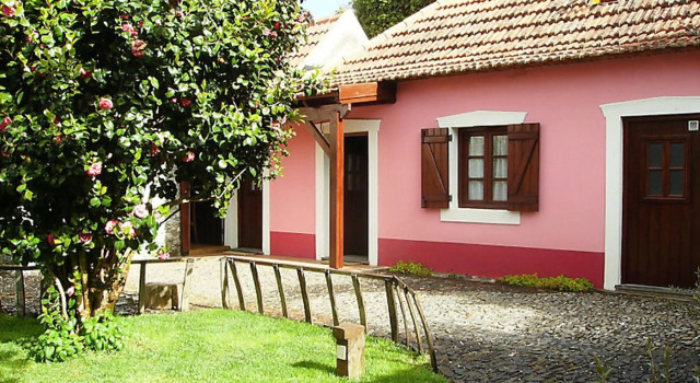 Casa Rosa, Rezervați Hotel Camacha Insulele Madeira