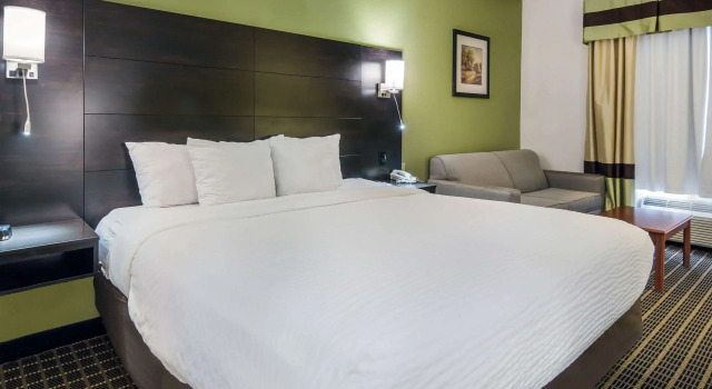 Двухместный номер Standard Clarion Inn & Suites Weatherford South