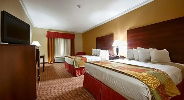 Четырёхместный номер Superior Best Western Eufaula Inn