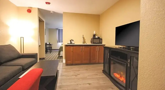 Четырёхместный люкс Quality Inn