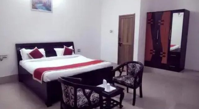 UIT Rest House And Restaurant Hotel