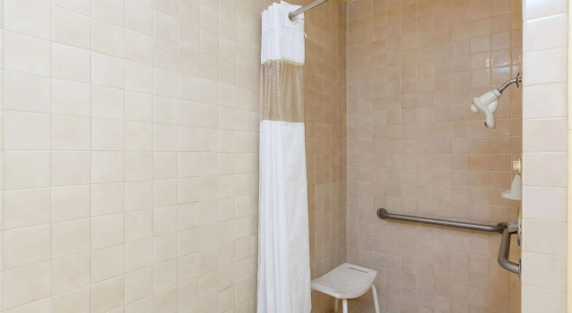 Четырёхместный номер Deluxe Americas Best Value Inn & Suites Bakersfield Central