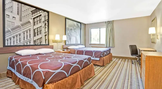 Четырёхместный номер Standard Super 8 by Wyndham Louisville Airport