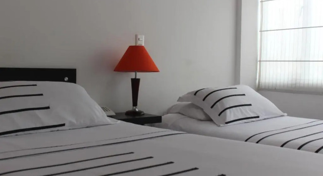 Четырёхместный номер Standard Дуплекс Hotel Real Estación