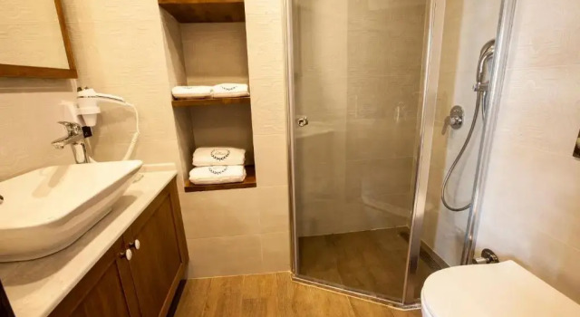 Двухместный номер Superior с видом на бассейн Livia Garden Hotel