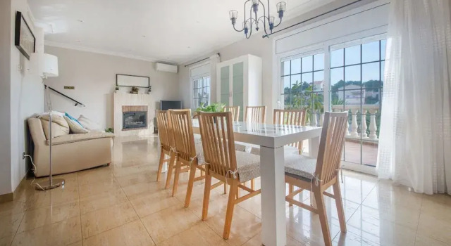 R55 Casa RUBI, Prenota Villa Calafell 