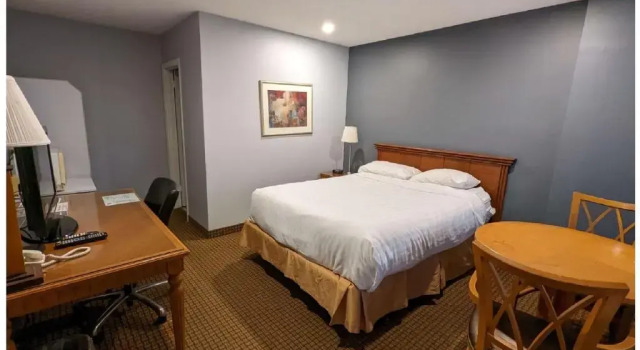 Двухместный номер Standard First Canada Hotel Cornwall Hwy 401 ON