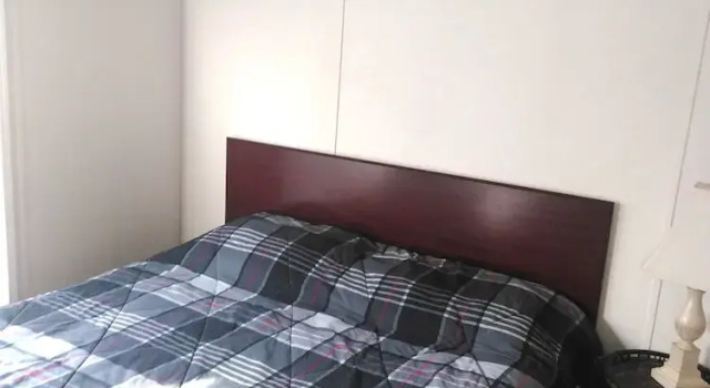 Двухместный коттедж с видом на озеро Willow Bay RV Resort & Marina