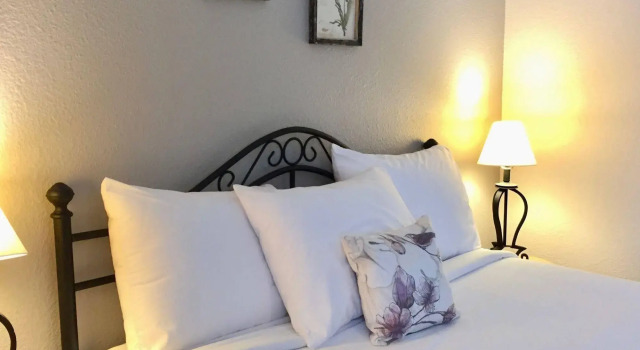 Sierra Mountain Inn, Забронировать Отель Грасс-Валли штат Калифорния, рядом с Парк Кондон