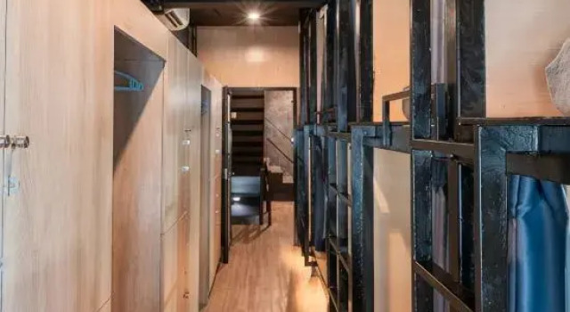 Кровать в общем номере Black Panther Hostel