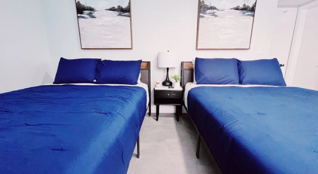 Двухместный семейный люкс Premium с 3 комнатами Holiday Park Apartments by Lowkl