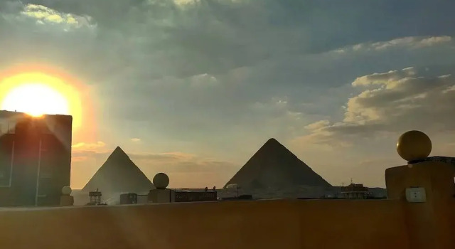 Grand Pyramids View Guesthouse