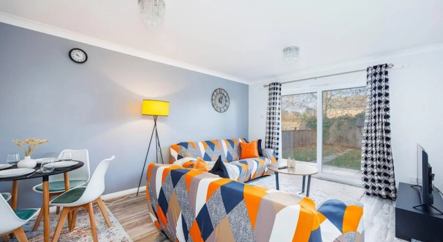 Remarkable 2- Bed House in Barking Essex