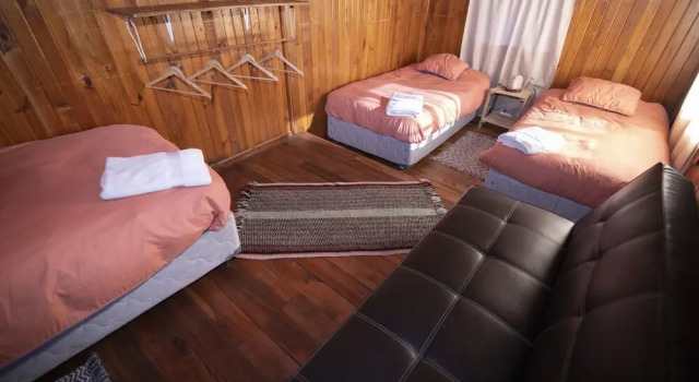 Hostal Cuatro Estaciones  - Hostel, Rezervovat Hostel Hotely v Araucanía s parkováním, Parkování