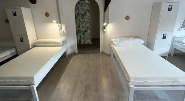 HOSTEL PORTON, Забронировать Хостел Хостелы Луго, рядом с Центр исследования римских муров, Хостел