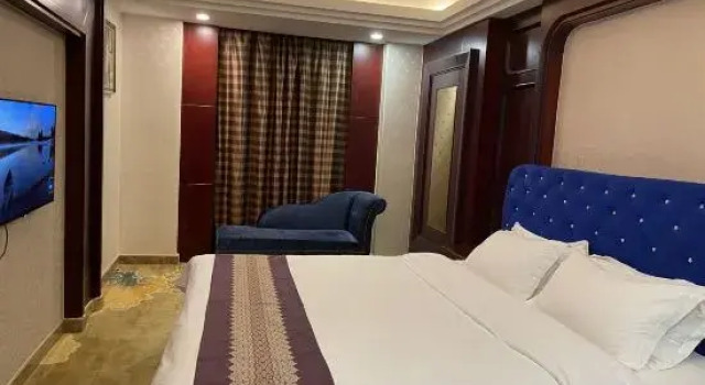 Люкс Deluxe Jomans Heyue Hotel (Jiaxing Nanhu Tongji University Branch)