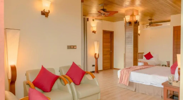 Семейный люкс с балконом и с видом на остров Araamu Hotels Maldives at Dhiffushi