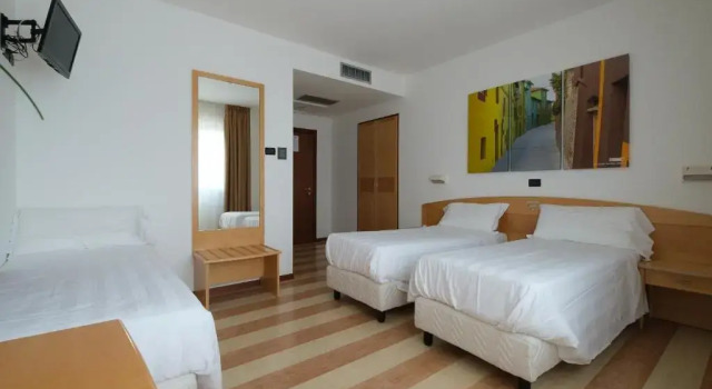 Четырёхместный номер Standard Hotel Portavaldera