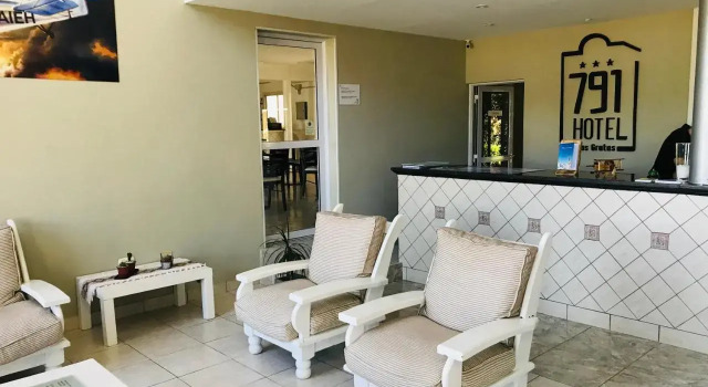 791HOTEL, Rezerwuj Hotel Hotele w Río Negro z basenem, Basen
