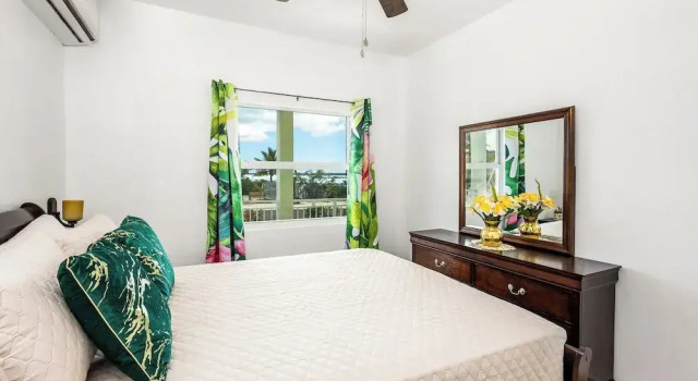 Апартаменты Chalk Sound Jungle Oasis Apartments