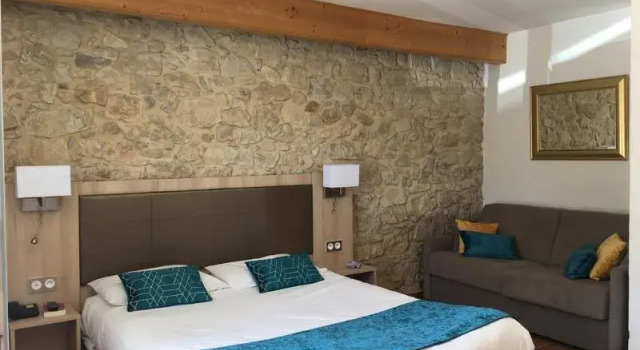 Двухместный номер Standard с красивым видом из окна Logis Hôtel & Spa Déjeunez Sous LArbre