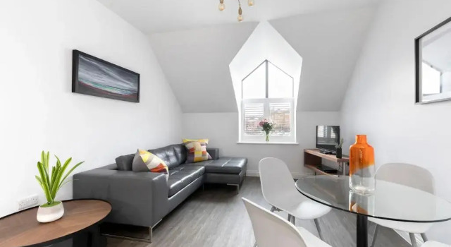 Апартаменты Elliot Oliver - Loft Style 2 Bedroom Apartment With Parking In The Docks
