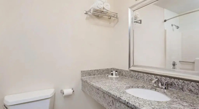 Номер Standard Days Inn Shrewsbury - Worcester