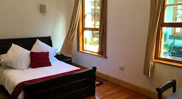 Номер Deluxe Central Hotel Guest House