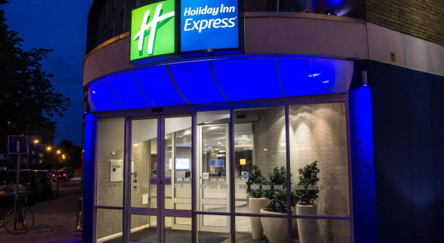 Premier Inn London Fulham, Забронировать Отель Хаммерсмит и Фулхэм Лондон, рядом с Roman Black Gallery