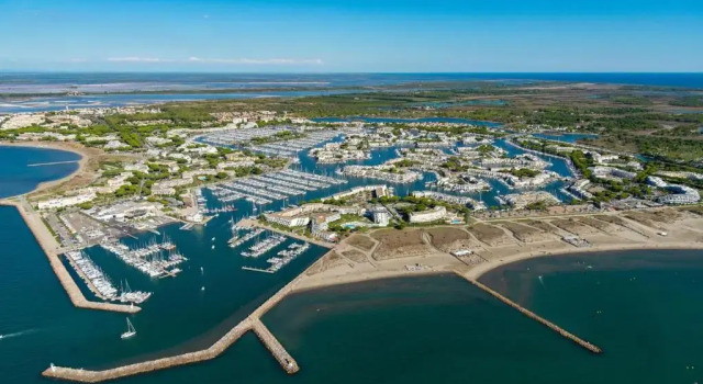 Апартаменты Marina Hôtel Privé luxe de Port Camargue